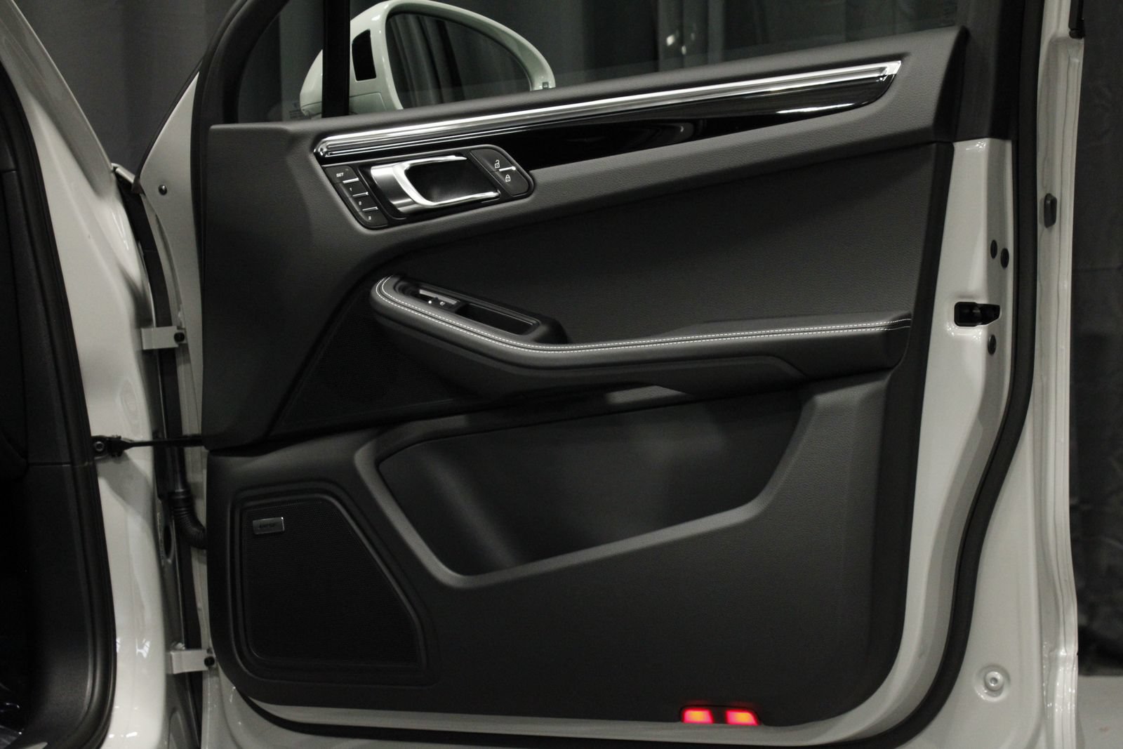 New 2026 Porsche Macan S AWD/4WD image 16