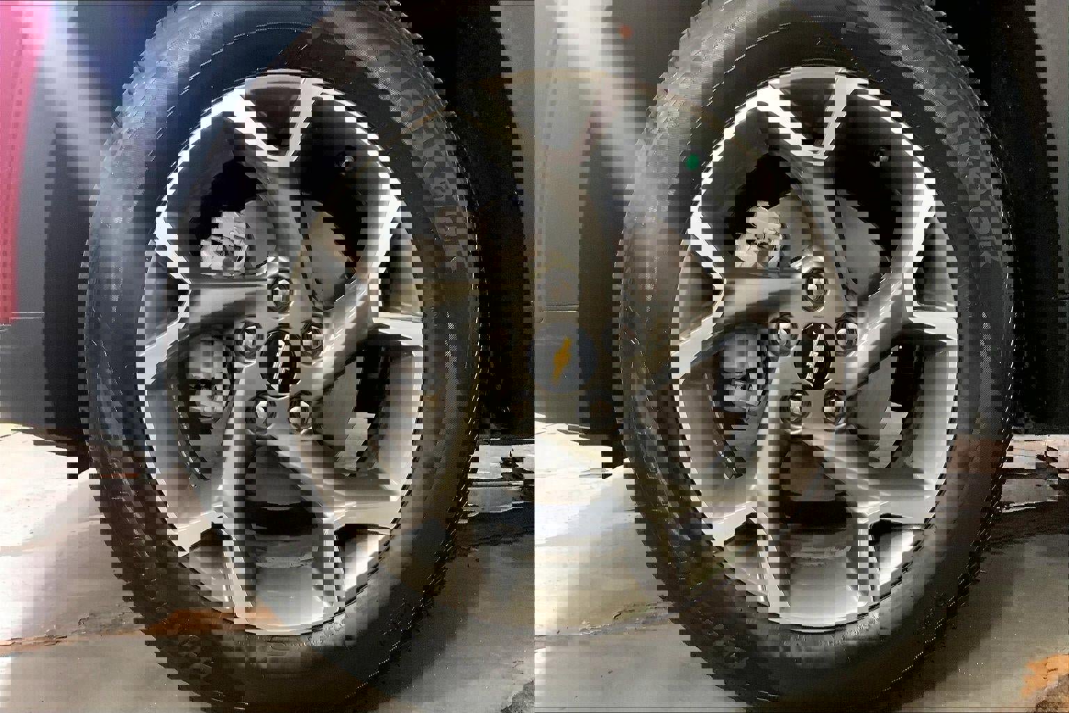 Used 2025 Chevrolet Trax LT w/ LT Convenience Package image 9