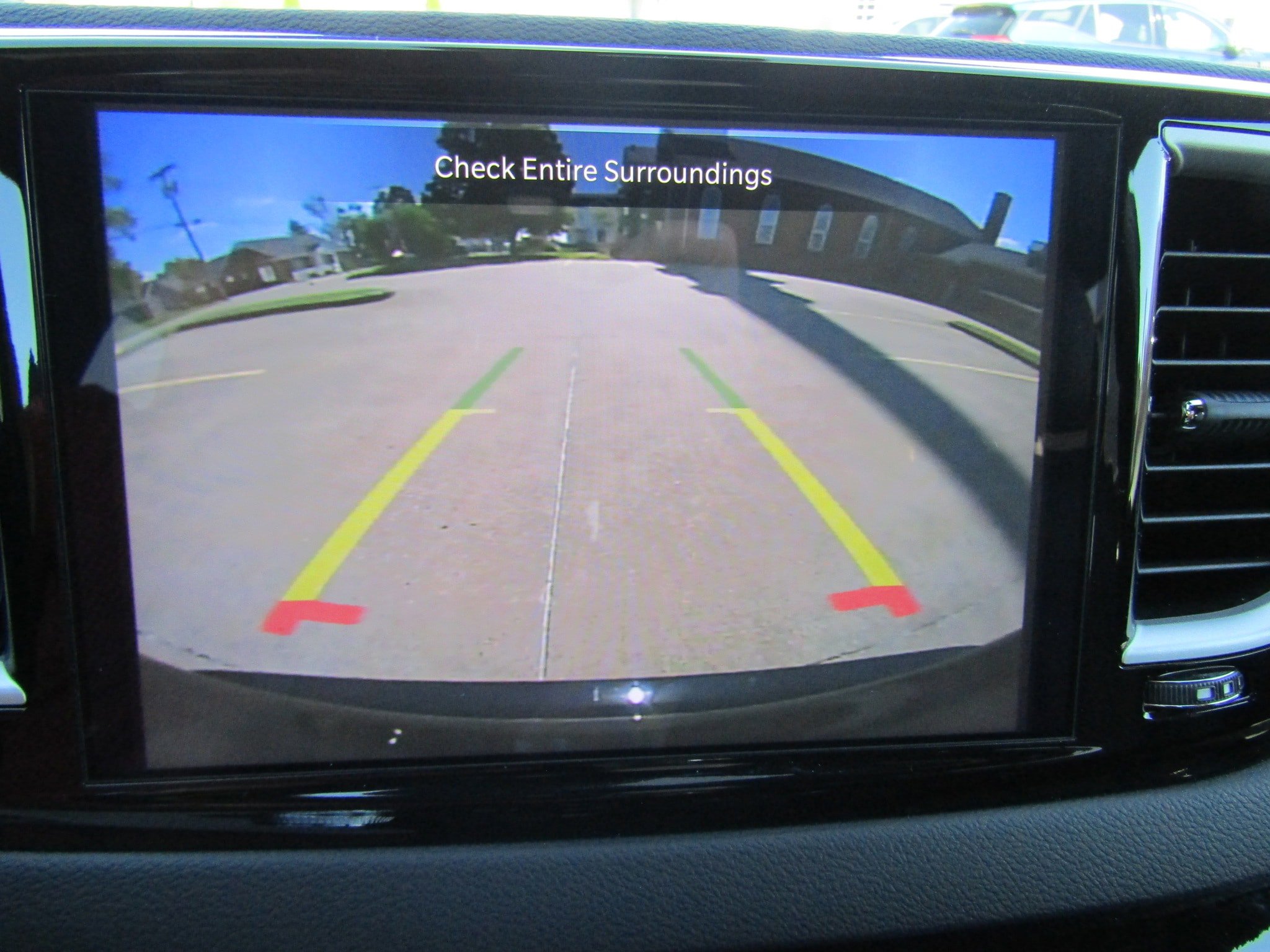 Used 2025 Chrysler Pacifica Select FWD image 29