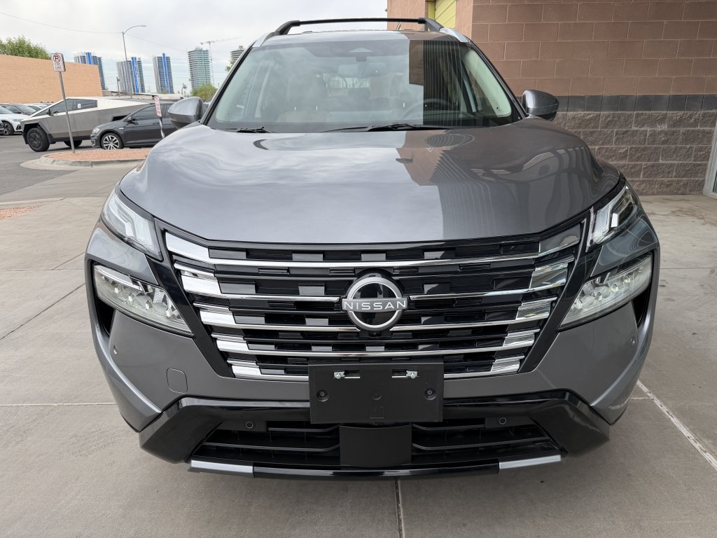 Used 2025 Nissan Rogue Platinum w/ Platinum Premium Package FWD image 10