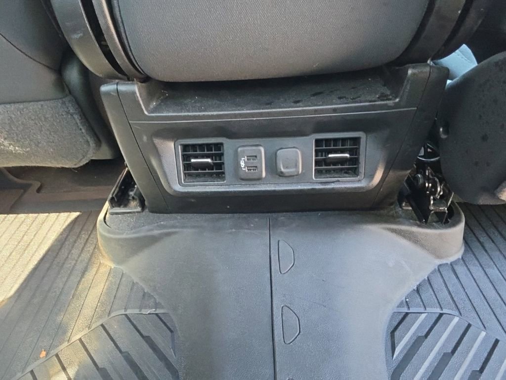 Used 2021 Chevrolet Silverado 1500 LT w/ Z71 Off-Road Package AWD/4WD image 30