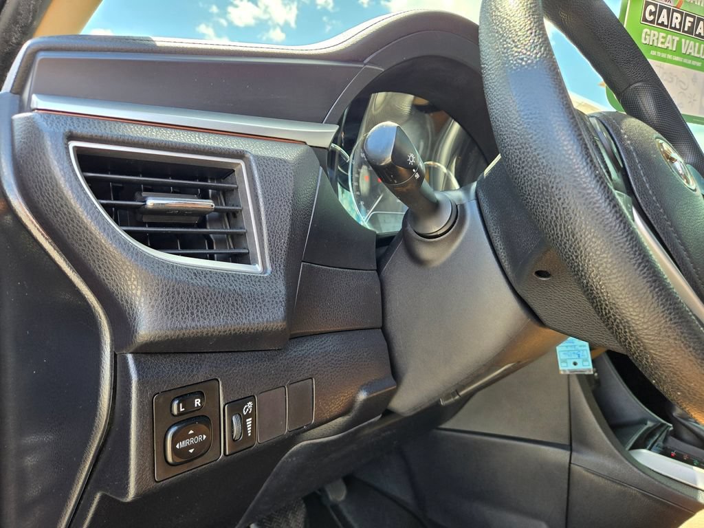 Used 2016 Toyota Corolla LE FWD image 24