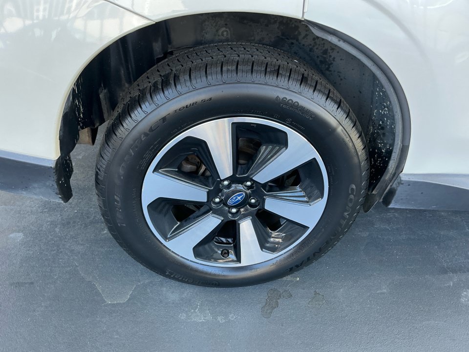 Used 2017 Subaru Forester 2.5i Limited AWD/4WD image 29