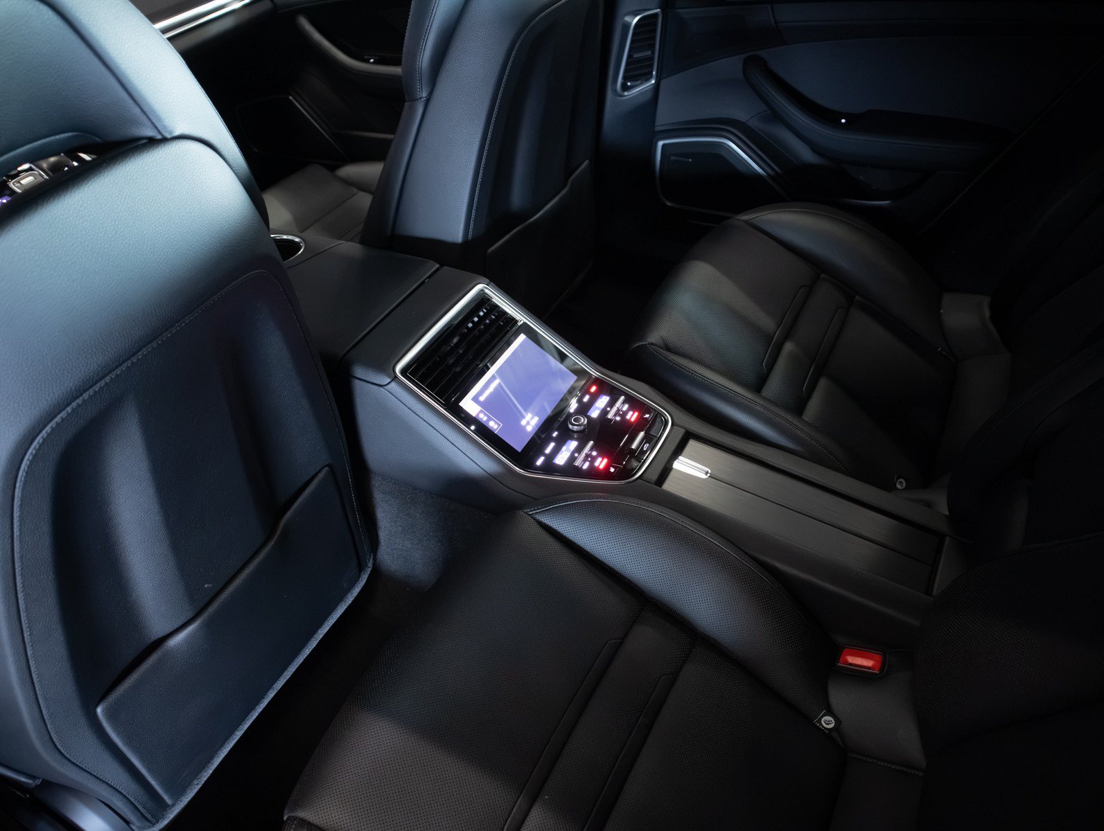 Certified 2023 Porsche Panamera Platinum Edition RWD image 20