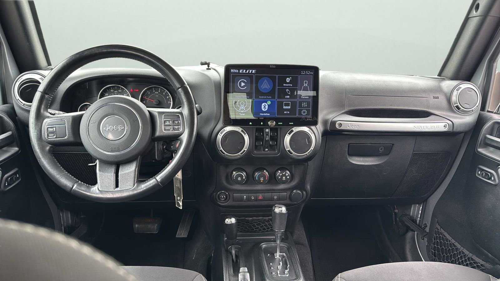 Used 2018 Jeep Wrangler Unlimited Sahara image 22