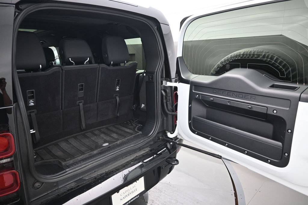 Used 2023 Land Rover Defender 130 X-Dynamic SE AWD/4WD image 30