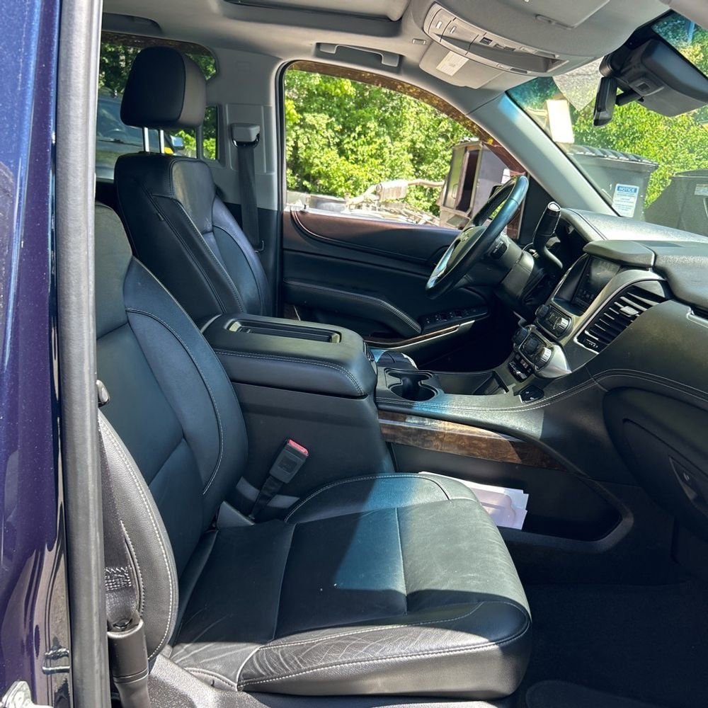 Used 2018 Chevrolet Tahoe LT w/ LT Signature Package AWD/4WD image 8