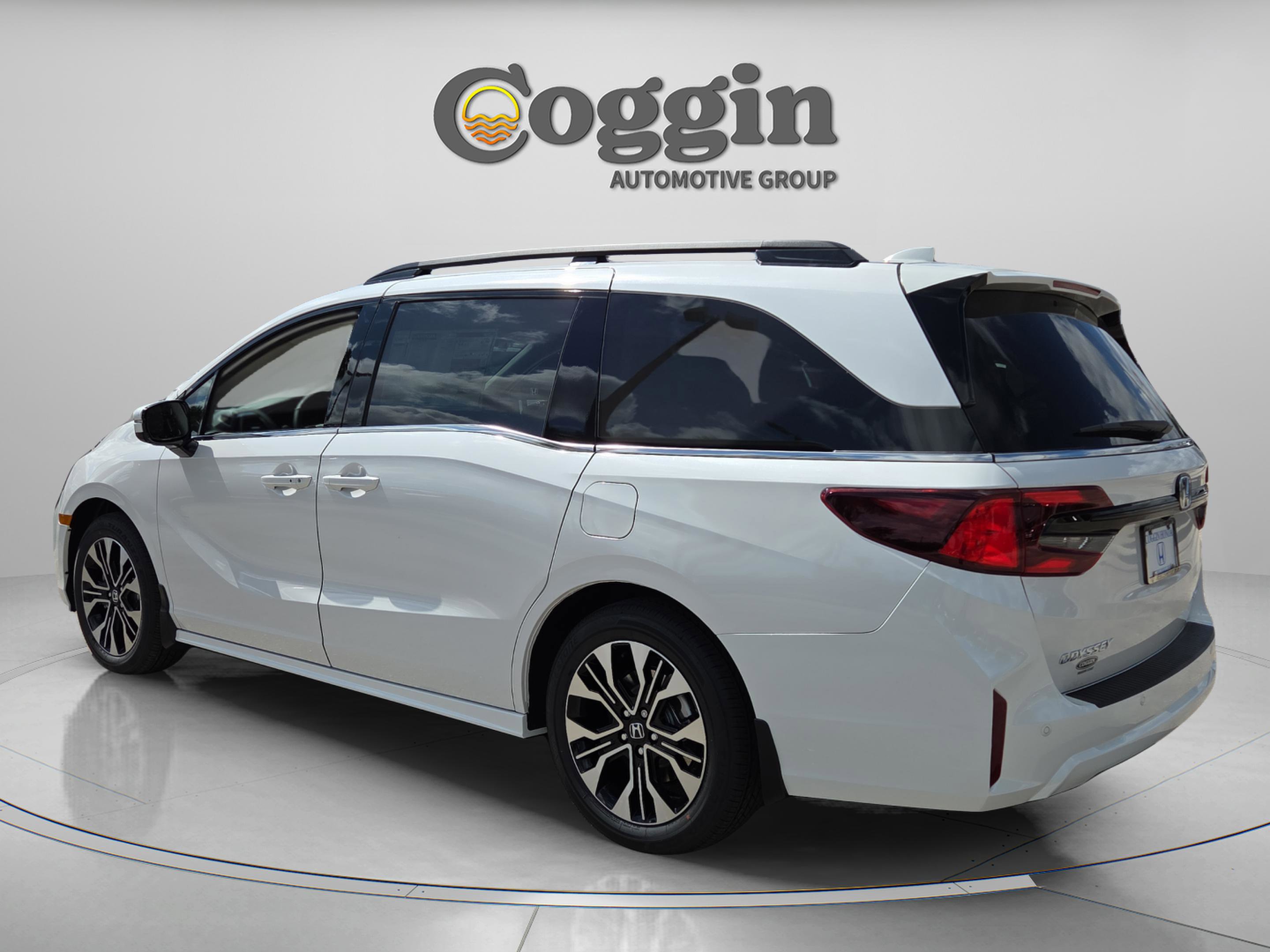 New 2026 Honda Odyssey Elite image 4