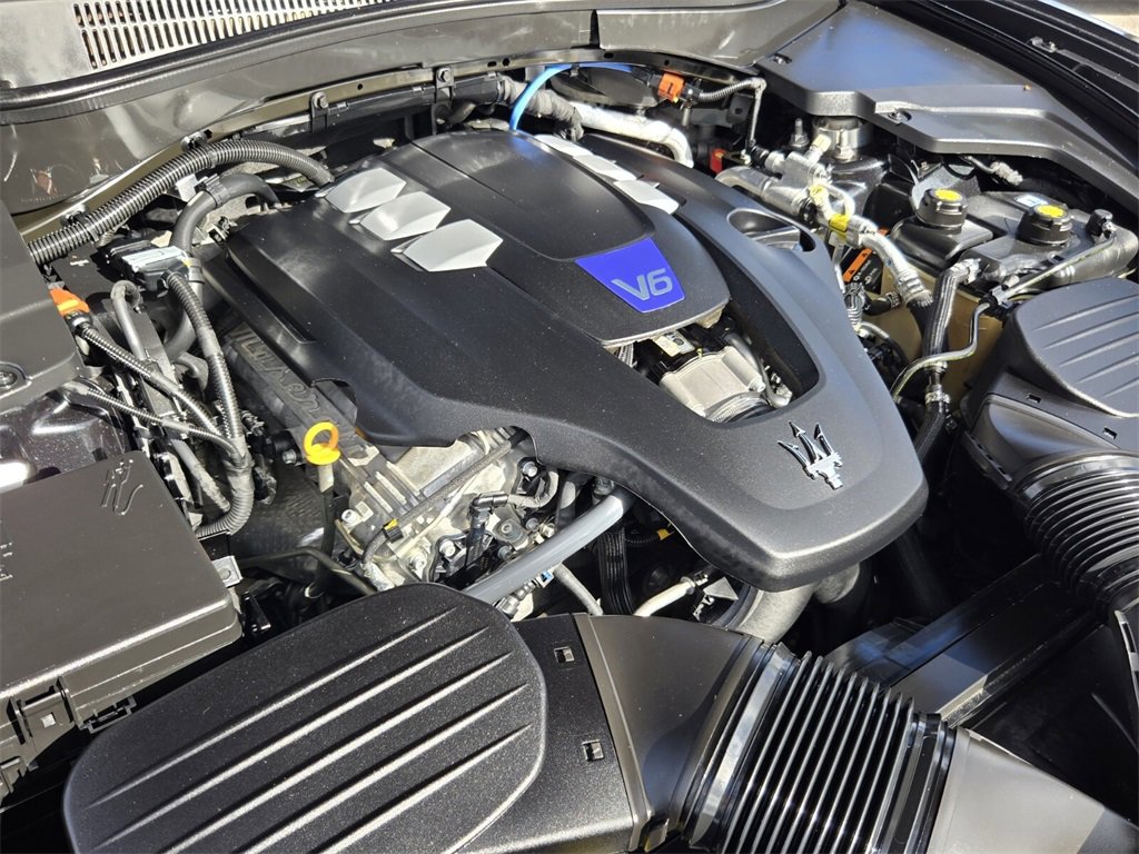 Used 2022 Maserati Levante Modena image 17