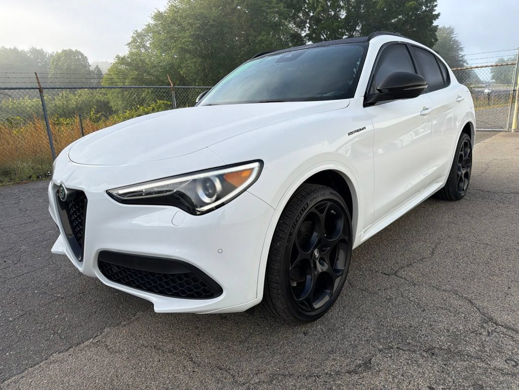 Used 2023 Alfa Romeo Stelvio Estrema AWD/4WD image 6