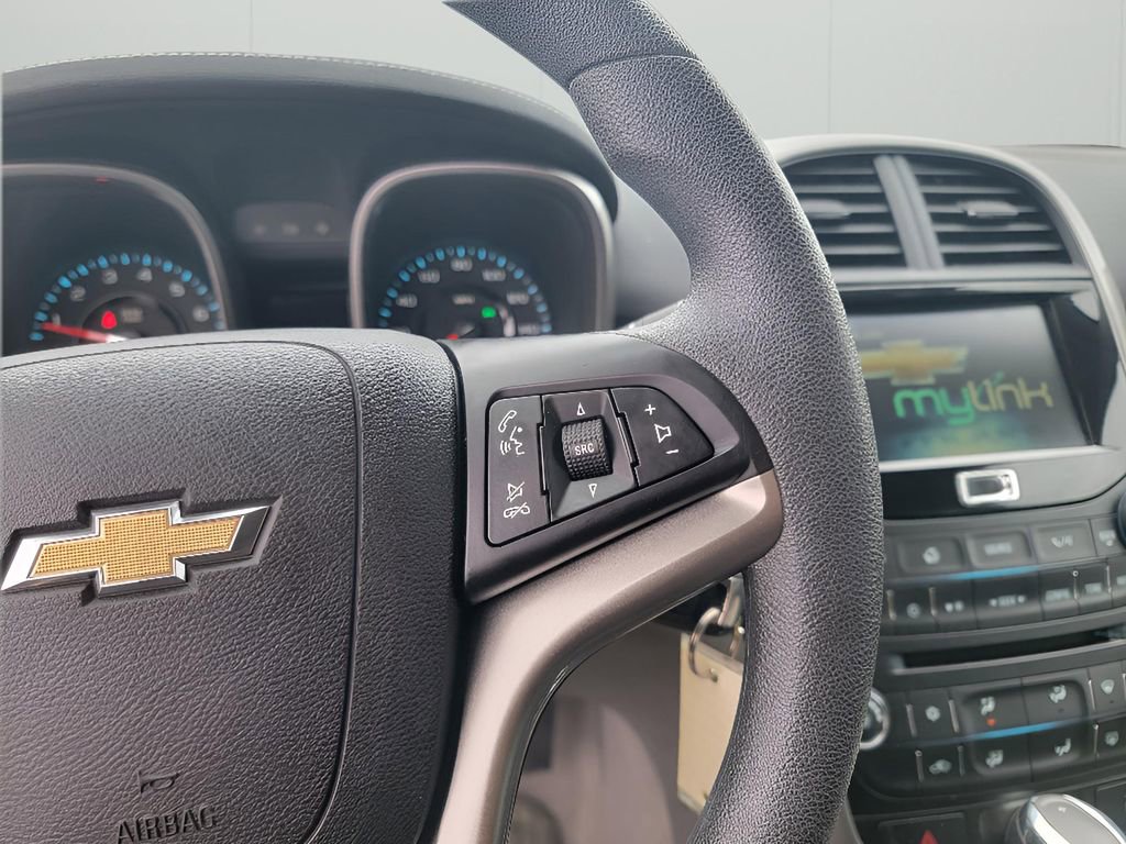 Used 2016 Chevrolet Malibu LT image 16