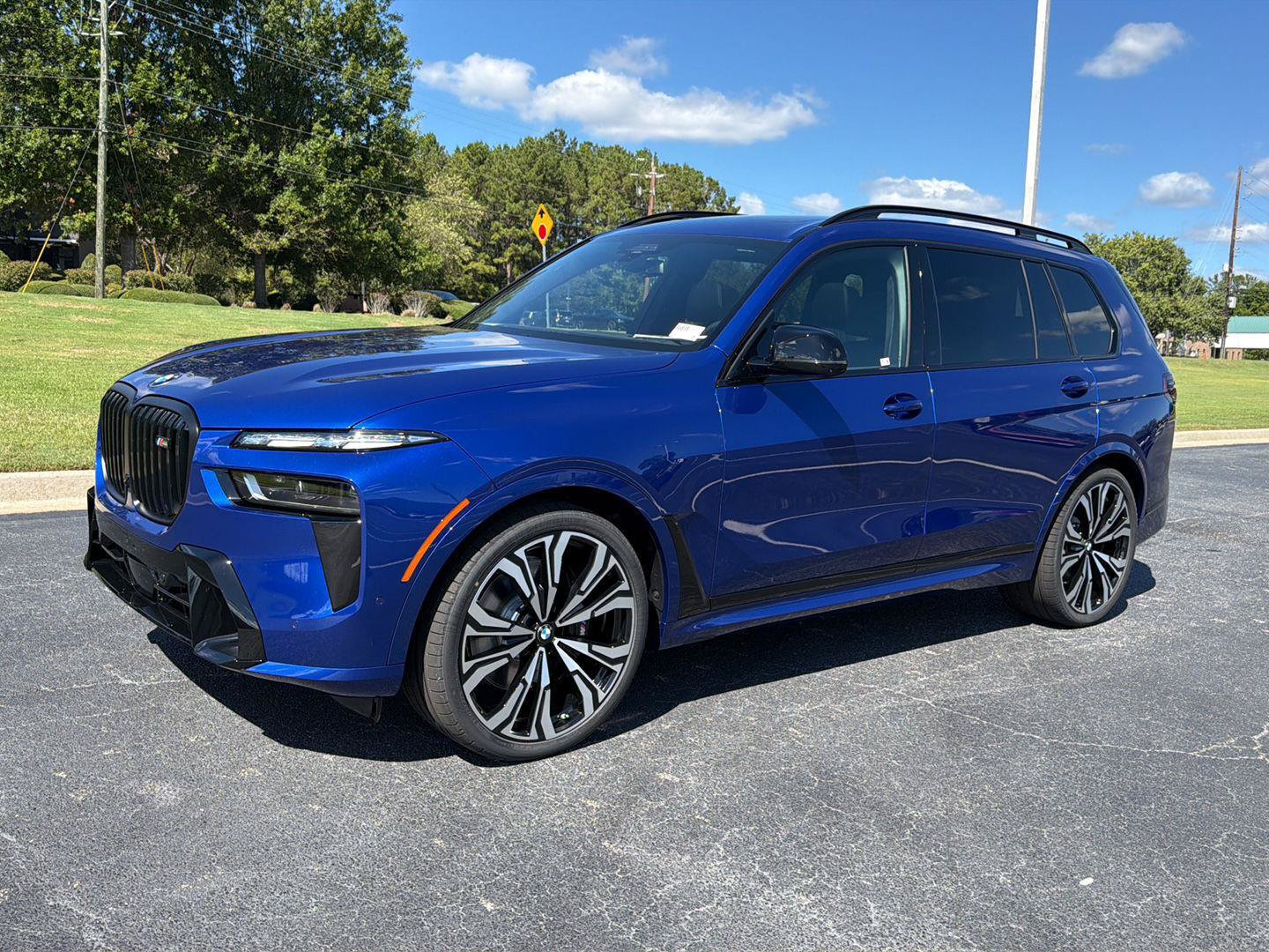 New 2027 BMW X7 M60i AWD/4WD image 2