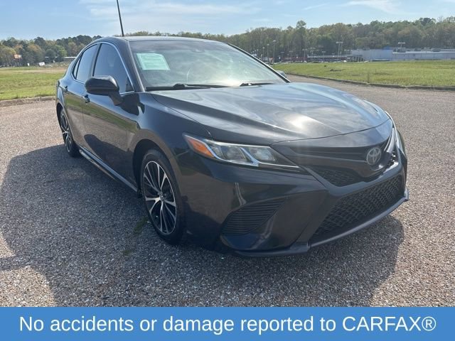 Used 2018 Toyota Camry SE FWD image 2