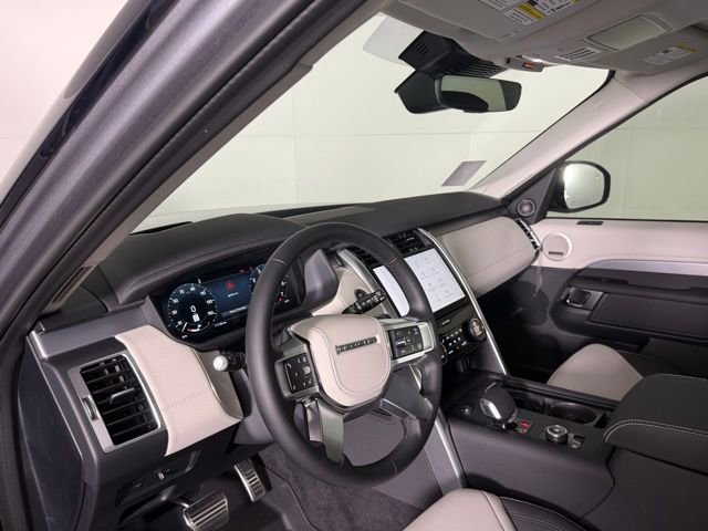 New 2026 Land Rover Discovery Limited Edition image 6