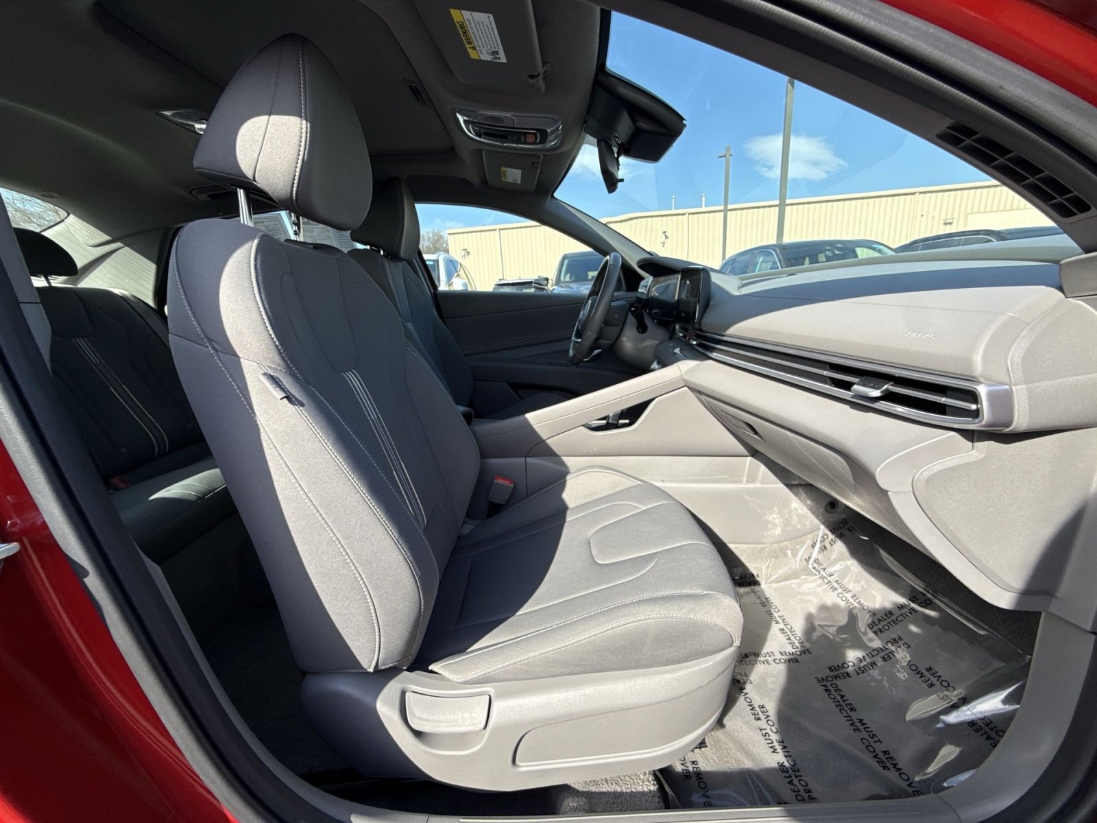 Certified 2025 Hyundai Elantra SEL image 27