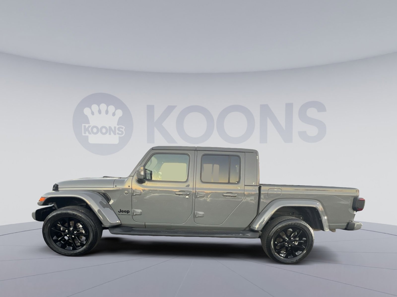 Used 2022 Jeep Gladiator Overland image 2