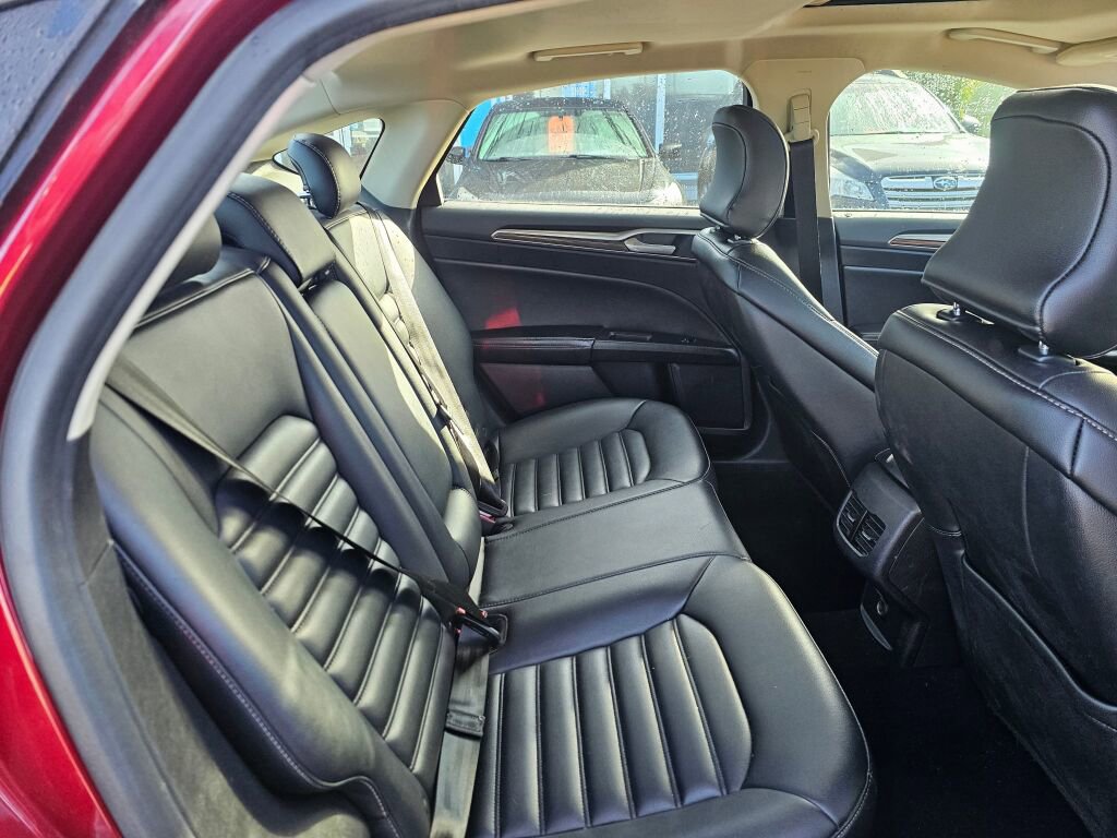 Used 2019 Ford Fusion SEL image 15