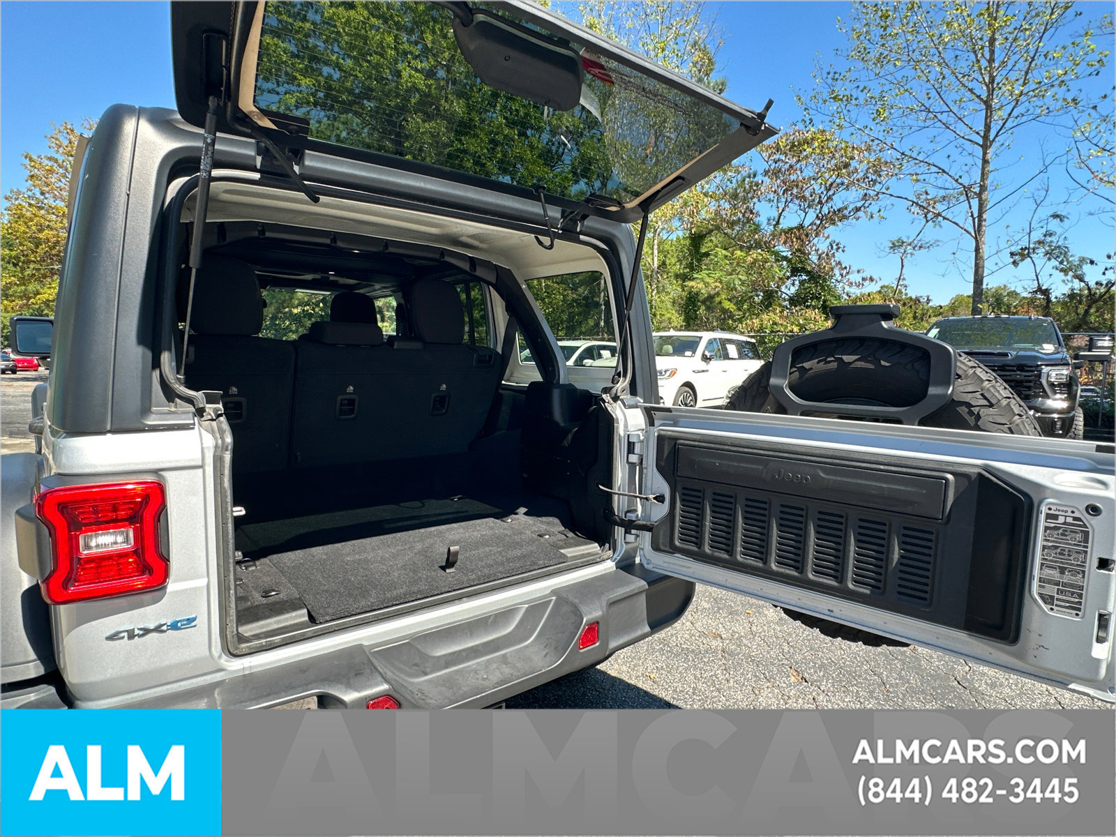 Used 2024 Jeep Wrangler Unlimited Rubicon 4xe AWD/4WD image 21