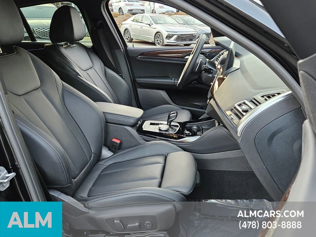 Used 2025 BMW X4 xDrive30i image 18
