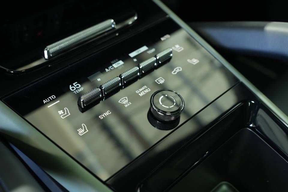 Certified 2025 Porsche Cayenne image 23