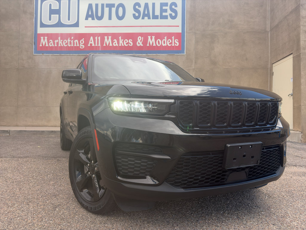 Used 2023 Jeep Grand Cherokee Altitude