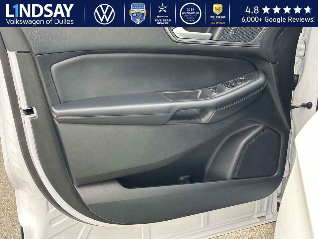 Used 2024 Ford Edge SE w/ Black Appearance Package image 8