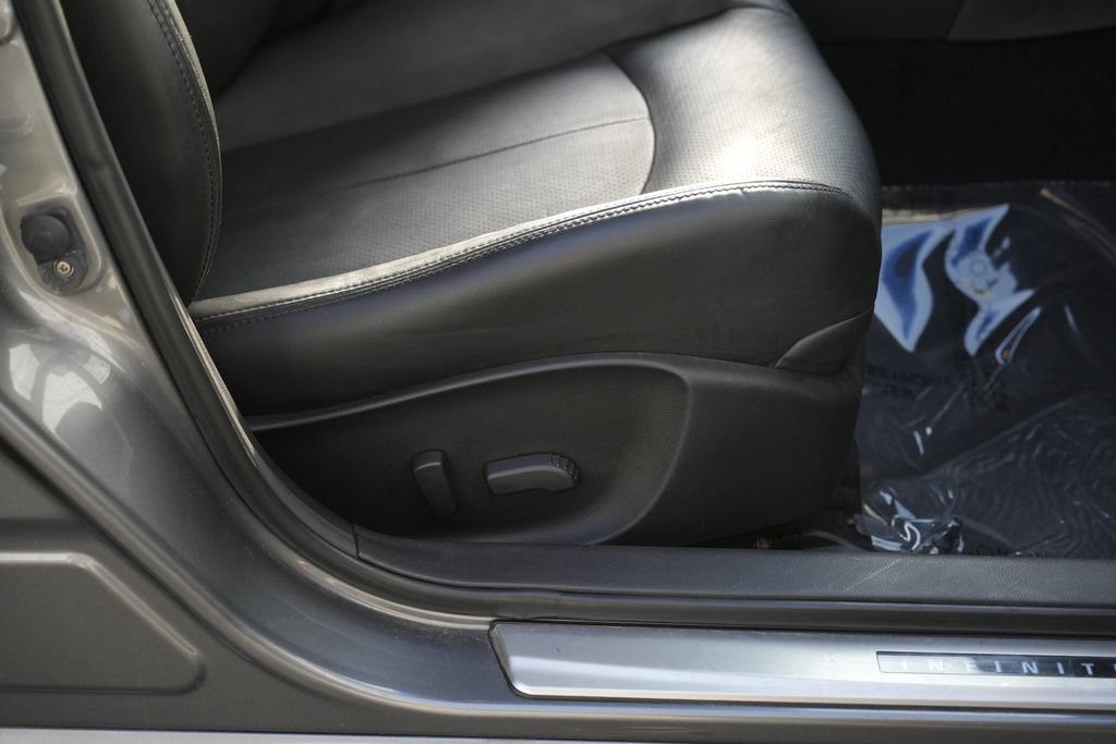 Used 2015 INFINITI Q40 AWD w/ Navigation Package image 30