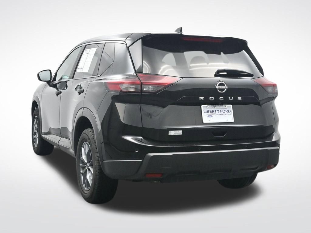 Used 2024 Nissan Rogue S image 9