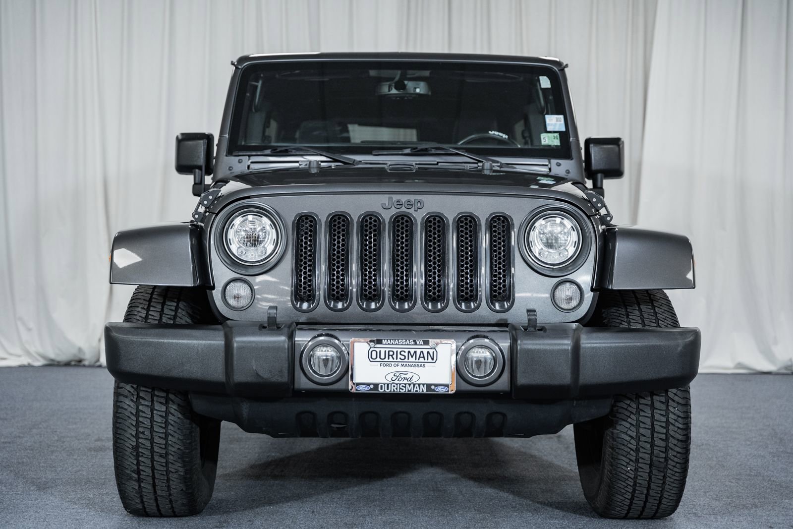 Used 2018 Jeep Wrangler Unlimited Sahara w/ Connectivity Group image 2
