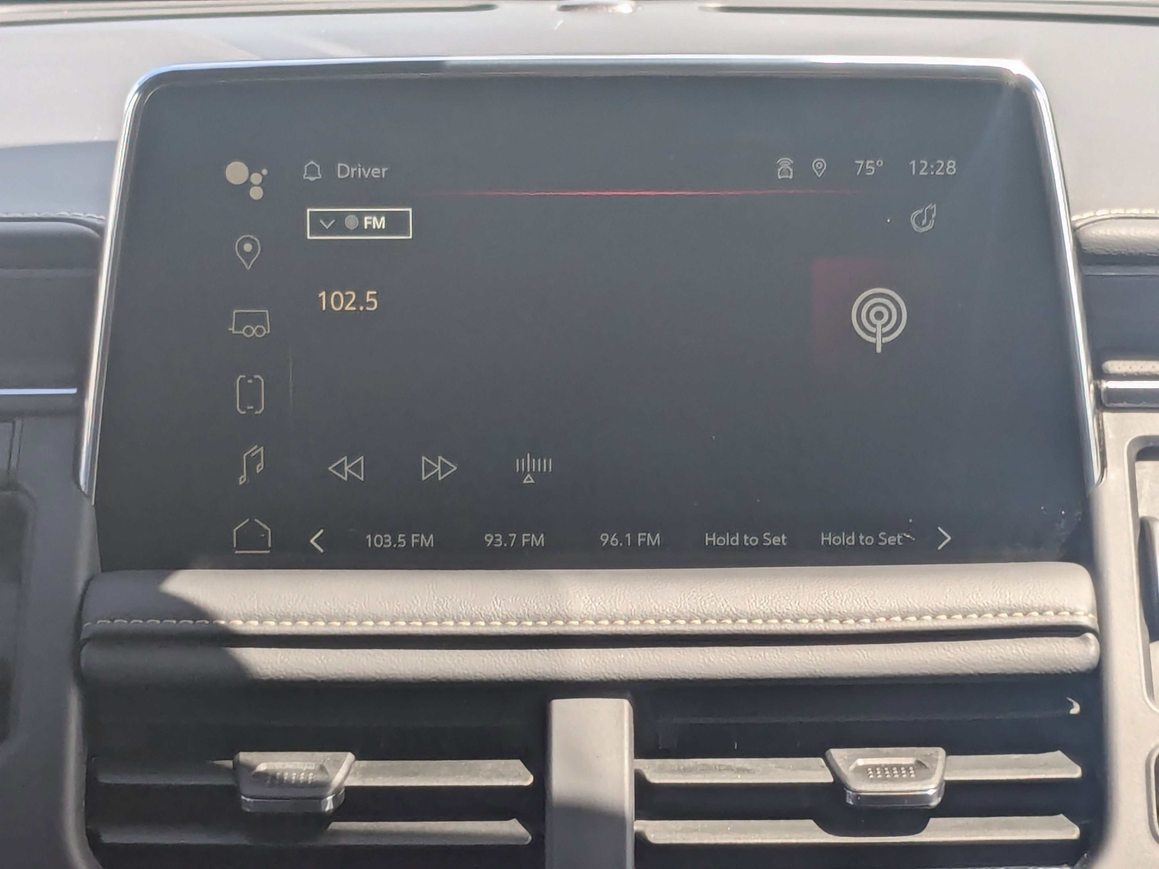 Used 2024 GMC Yukon SLT image 23