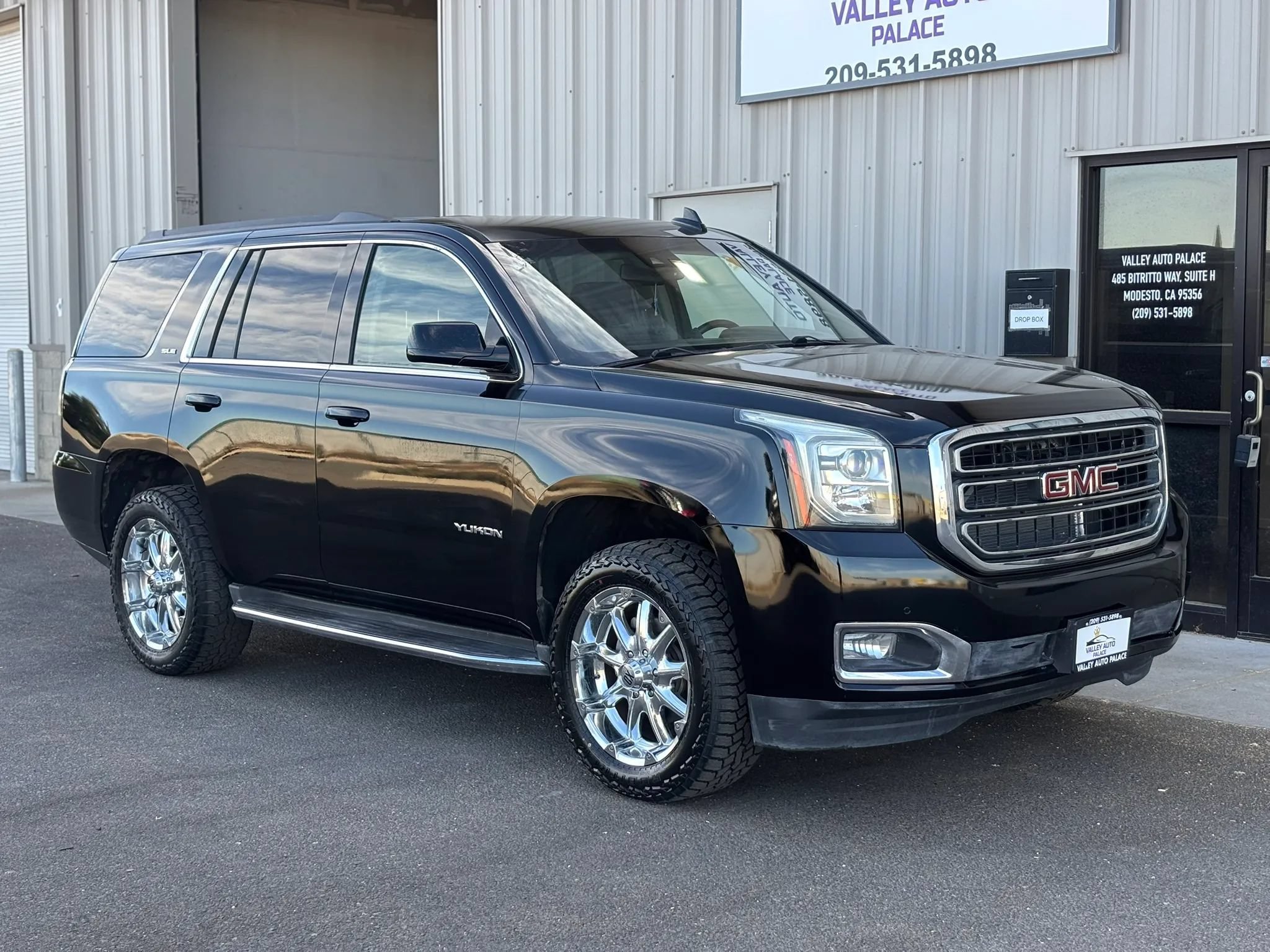 Used 2016 GMC Yukon SLE w/ HD Trailering Package