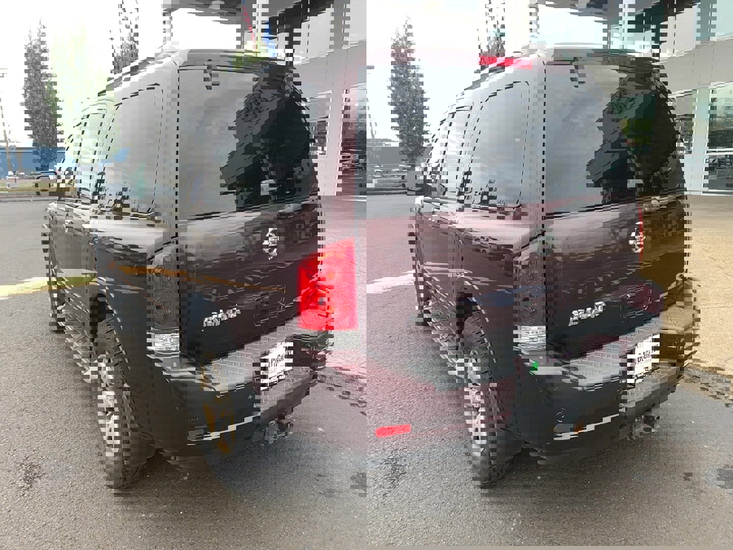 Used 2013 Nissan Armada SV image 10