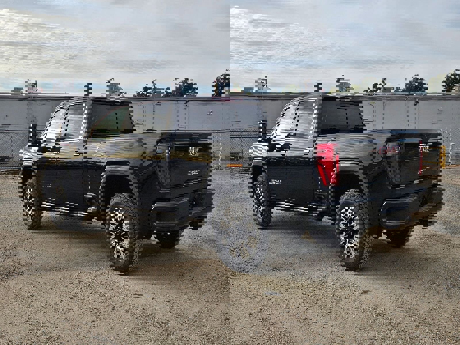 New 2026 GMC Sierra 2500 Denali w/ Denali Reserve Package image 3