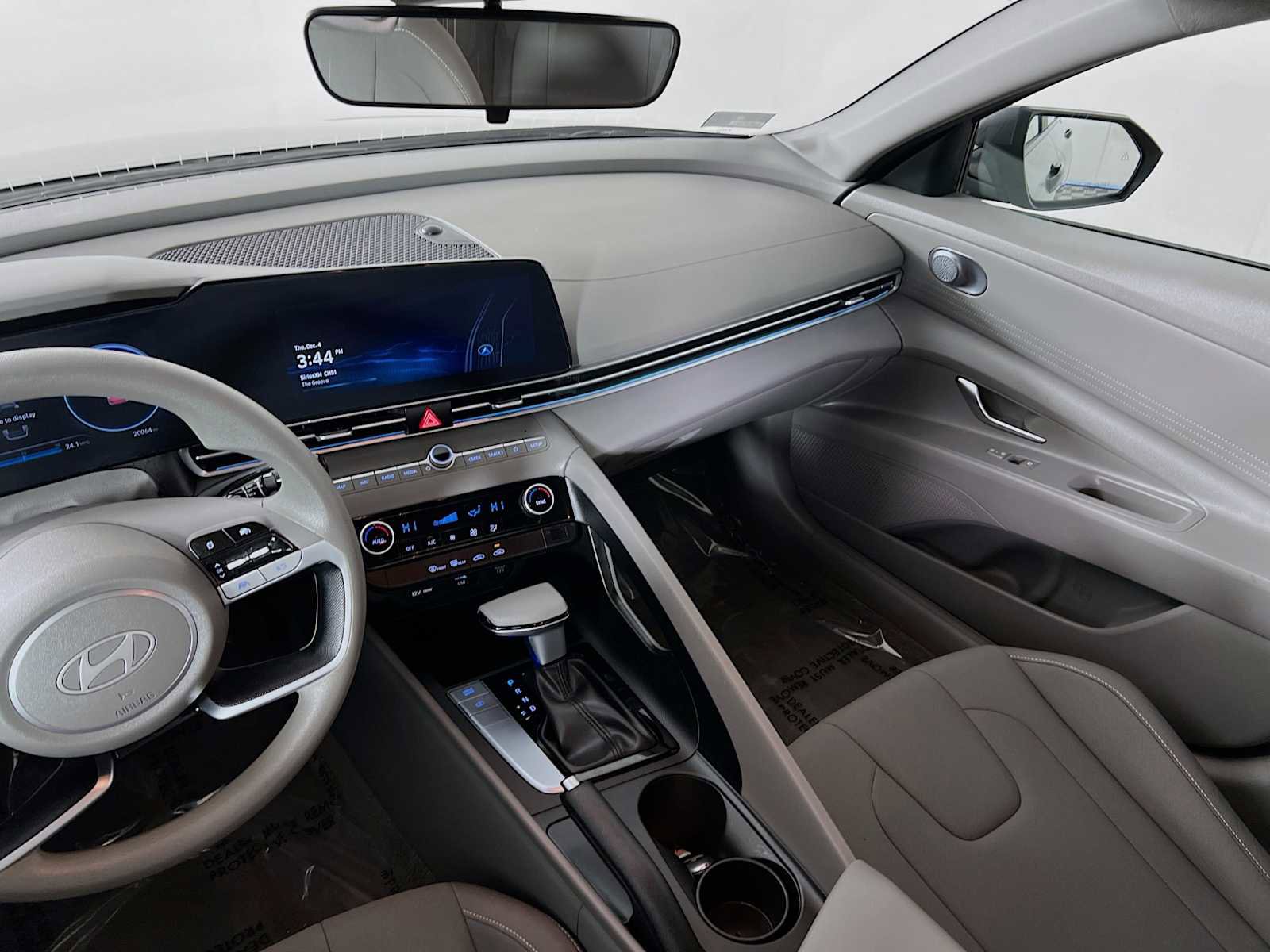 Certified 2024 Hyundai Elantra SEL image 23