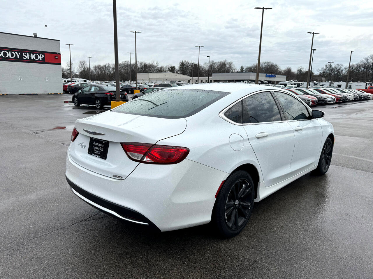 Used 2016 Chrysler 200 Limited image 3