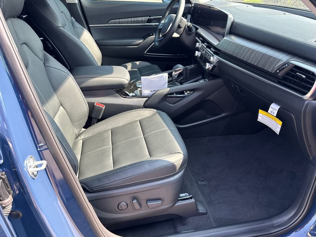 New 2025 Kia Telluride SX w/ SX Captain's Chair Package image 13