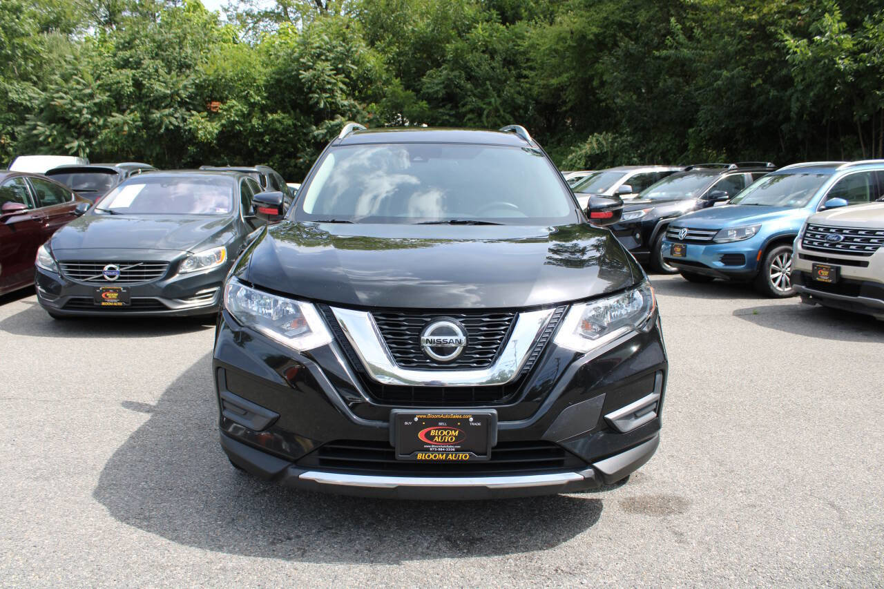 Used 2019 Nissan Rogue SV image 3