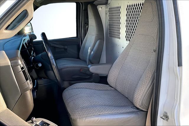Used 2023 GMC Savana 3500 w/ Driver Convenience Package RWD image 21