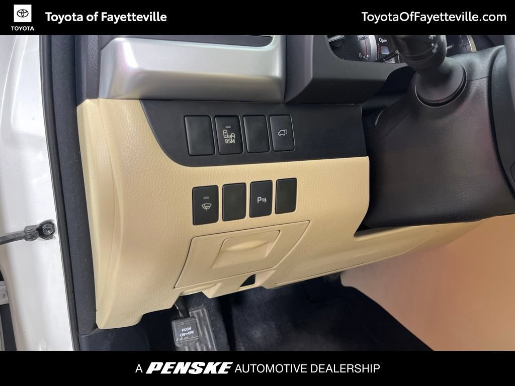 Used 2015 Toyota Highlander Limited FWD image 26