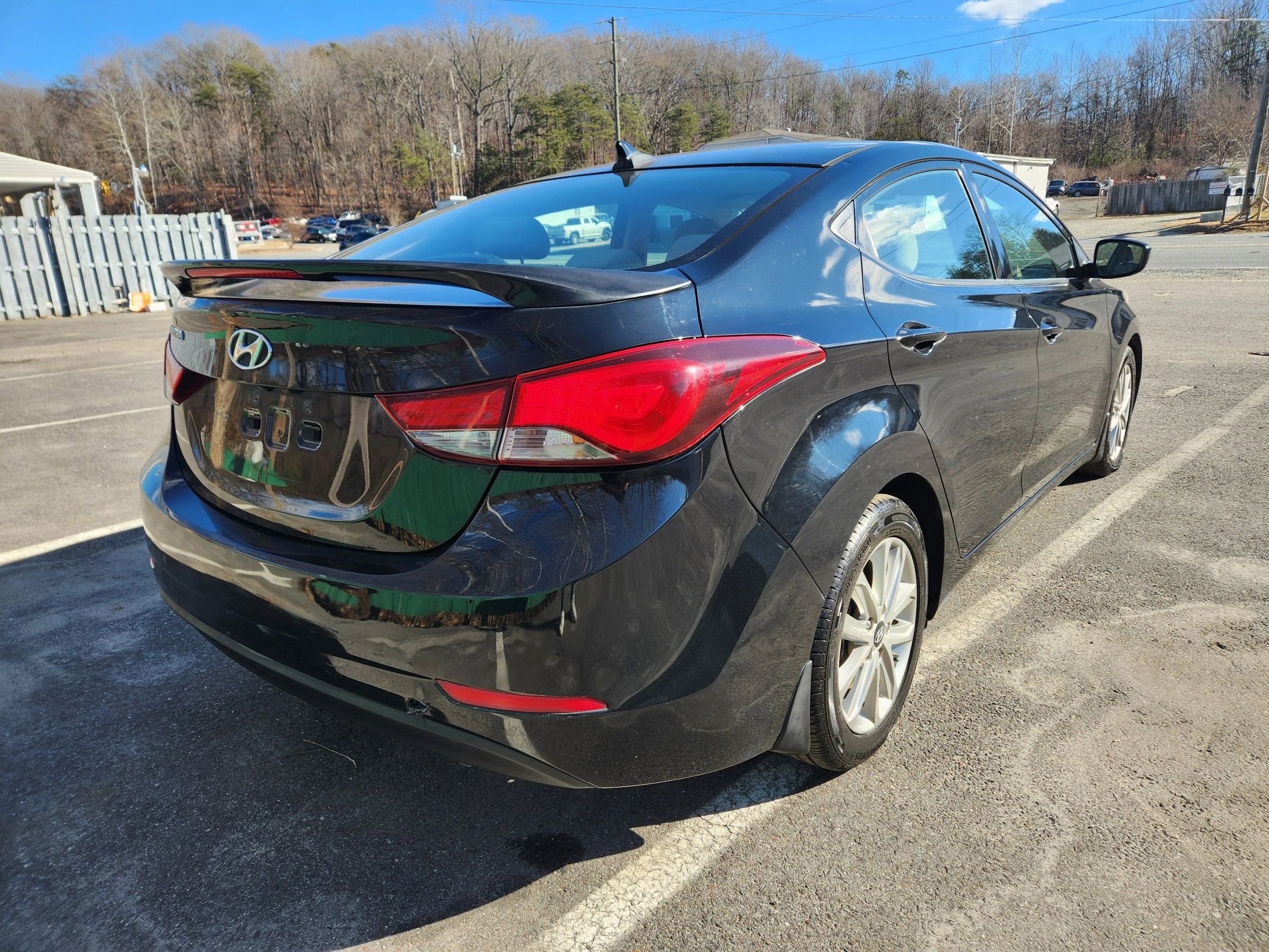 Used 2015 Hyundai Elantra SE w/ Option Group 02 FWD image 8