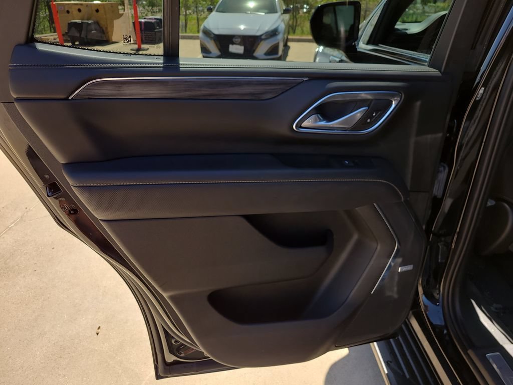 Used 2023 GMC Yukon SLT RWD image 15