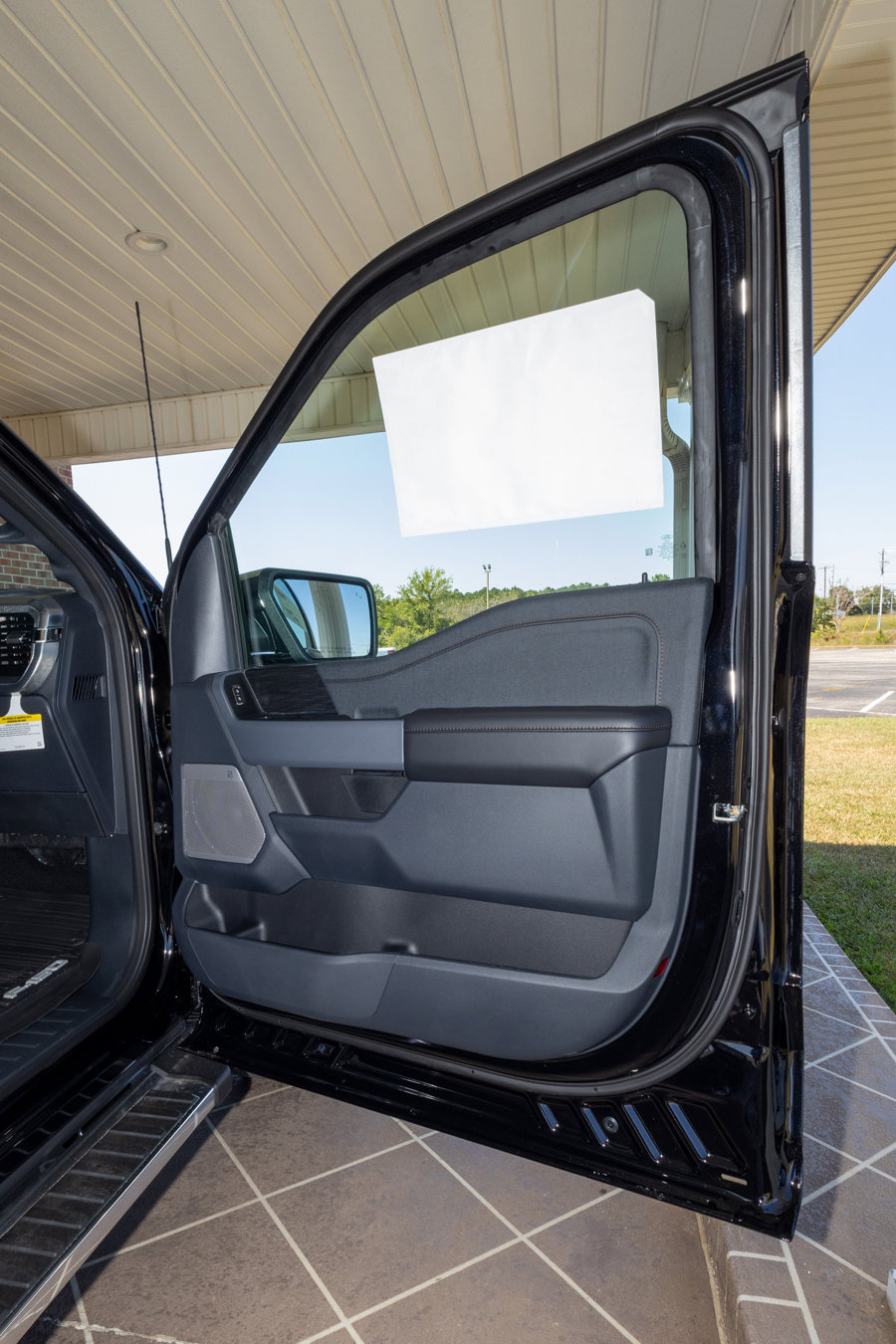 New 2025 Ford F150 Lariat w/ Equipment Group 501A Mid image 20