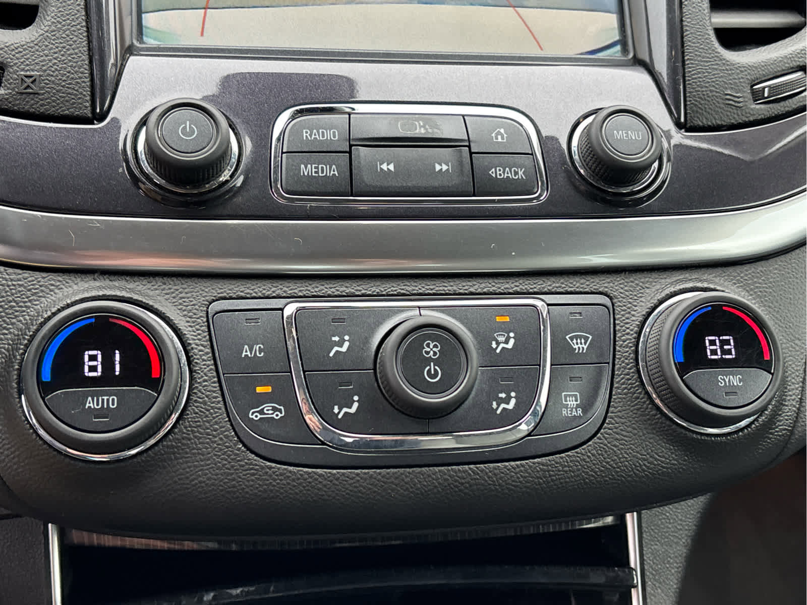 Used 2018 Chevrolet Impala LT image 22