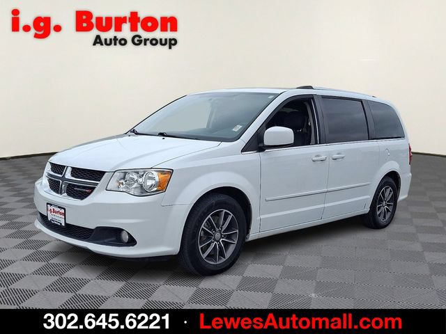 Used 2016 Dodge Grand Caravan SXT FWD image 3