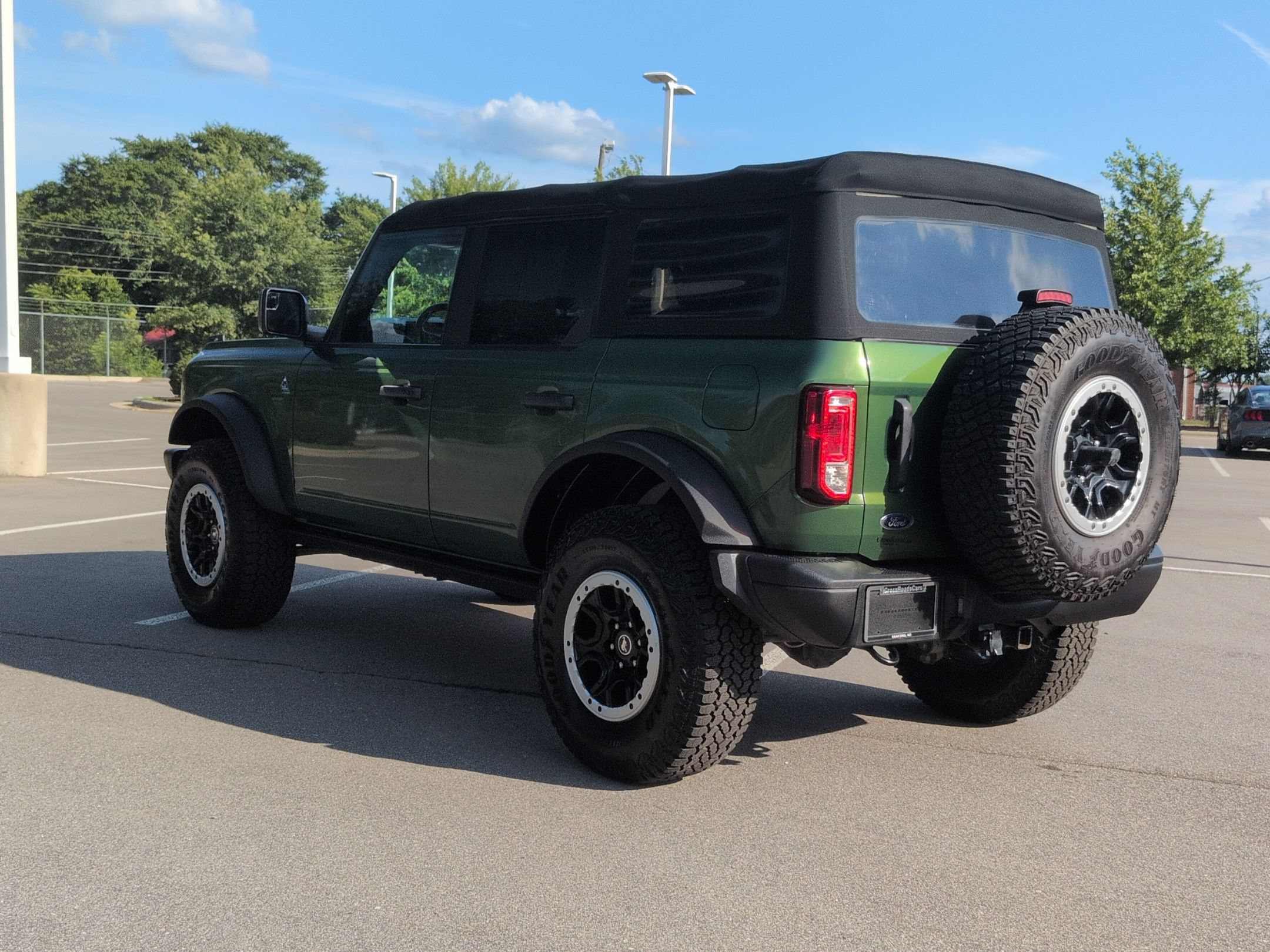 Certified 2022 Ford Bronco Black Diamond w/ Sasquatch Package AWD/4WD image 6