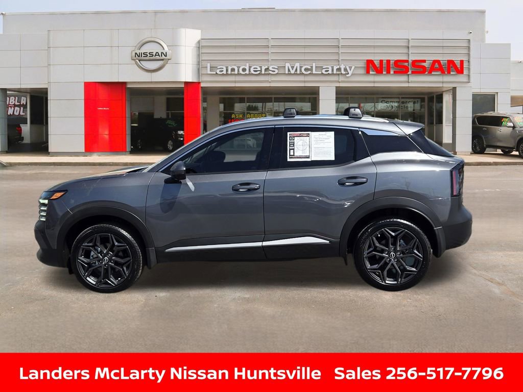 Used 2025 Nissan Kicks SR w/ Illumination Package image 8