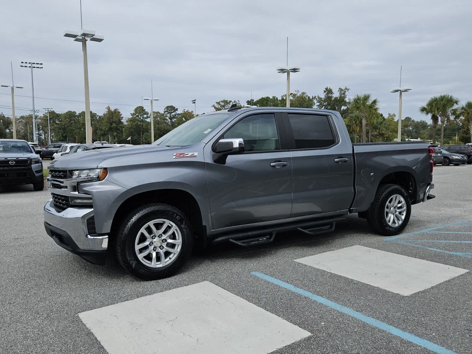Used 2019 Chevrolet Silverado 1500 LT w/ All-Star Edition AWD/4WD image 2
