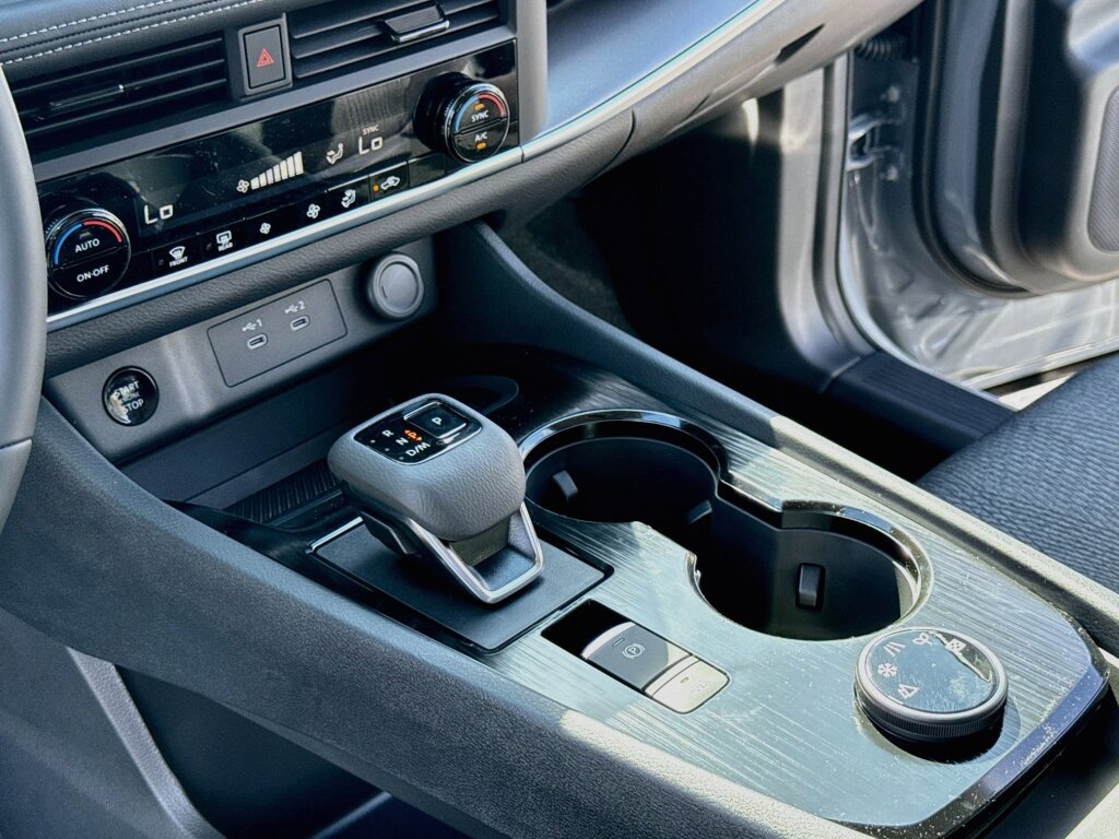 New 2027 Nissan Rogue SV AWD/4WD image 13