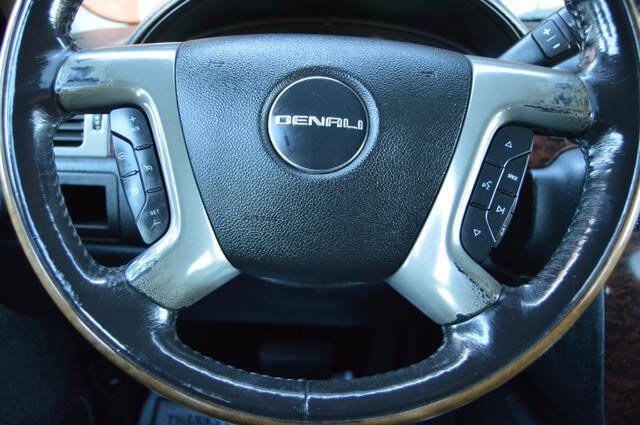 Used 2008 GMC Yukon XL Denali AWD/4WD image 19