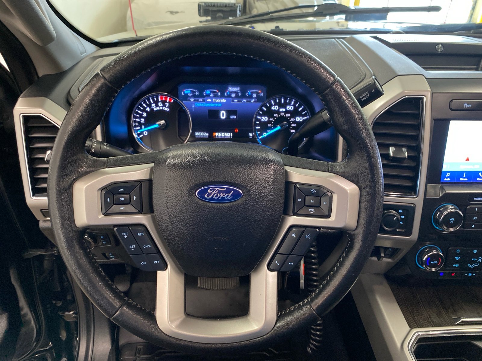 Used 2020 Ford F250 Lariat w/ Lariat Ultimate Package image 19